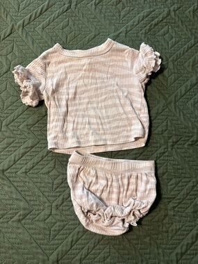 ⭐️5/$25⭐️ Neutral Stripe Ribbed Two-Piece Baby Set - Cream and Light Taupe